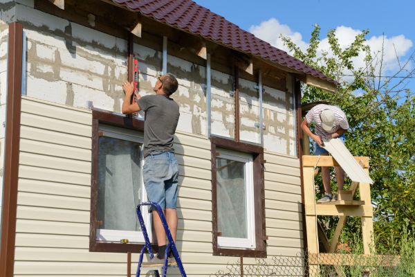 Handyman Siding Repair in Red Oak