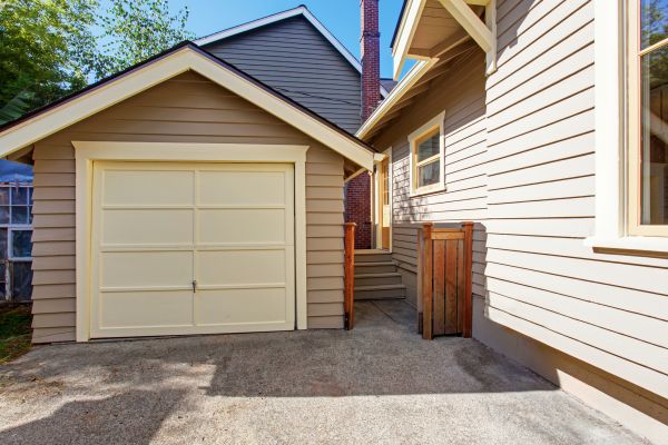 Garage Siding Replacement in Red Oak