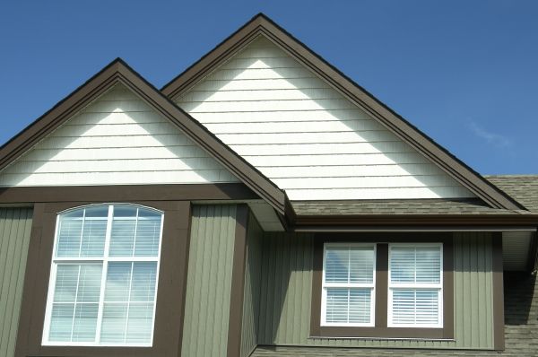 Cost of Vertical Vinyl Siding Repair in Red Oak
