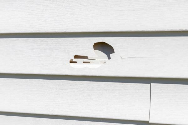 Cost of White Vinyl Siding Repair in Red Oak