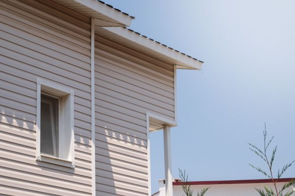 Vinyl Siding Hole Repair in Red Oak